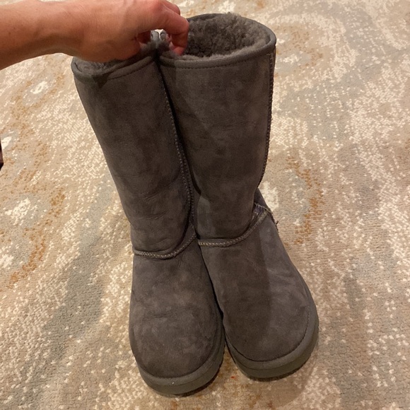 UGG boots size 7 - Picture 4 of 6
